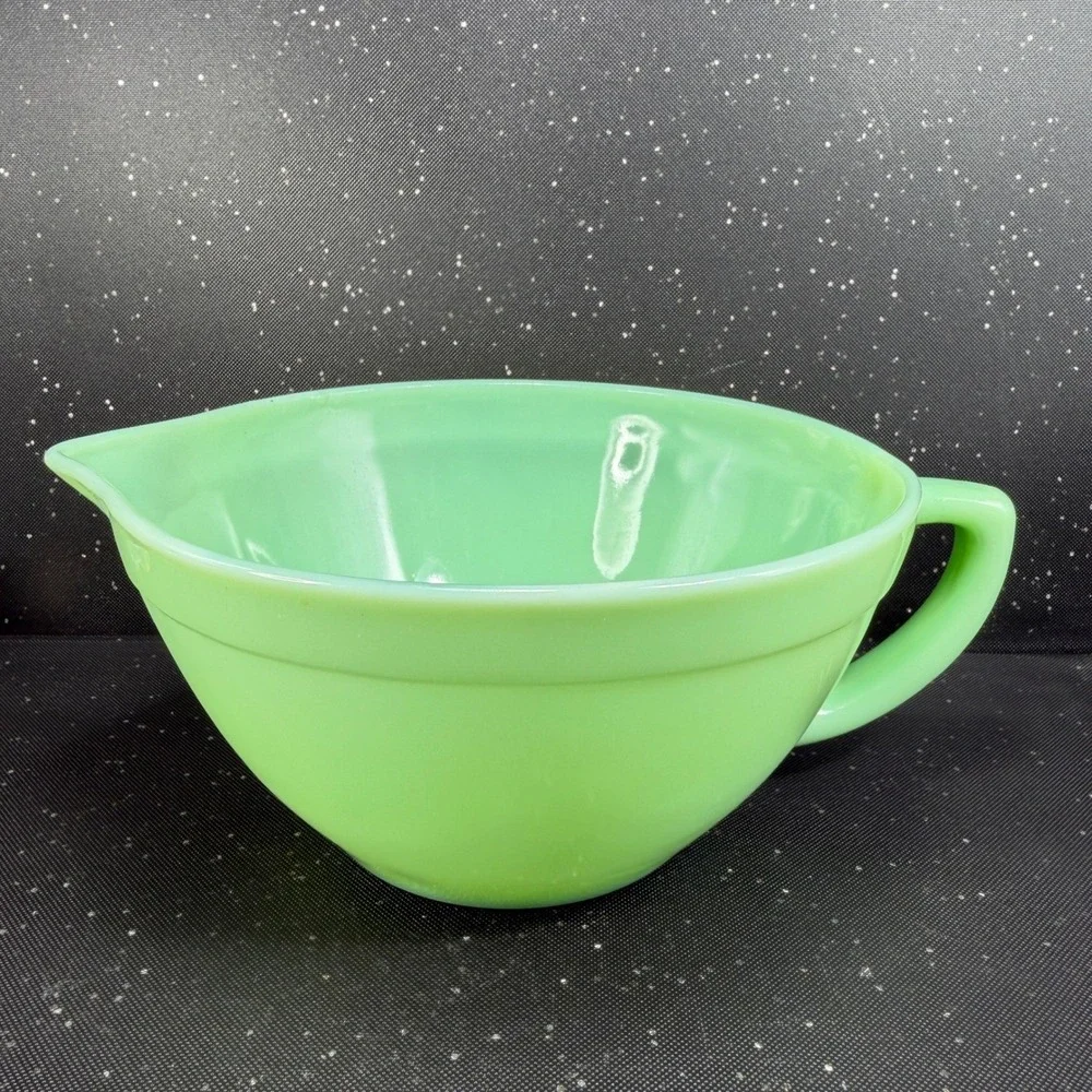 Fire King Jadeite Glass Batter Bowl with Spout and Handle Vintage Green 9in